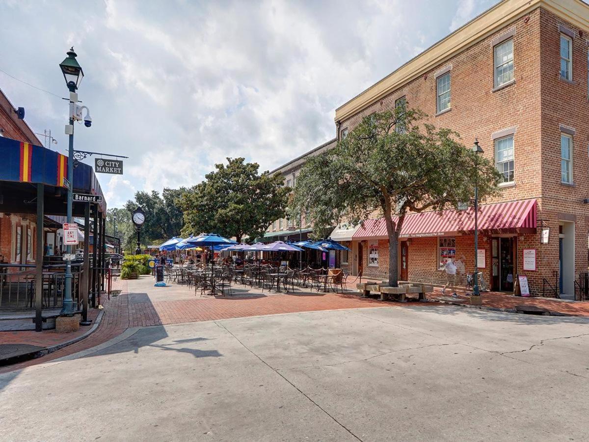 Broughton Deco Carriage Apartment Savannah Exterior photo