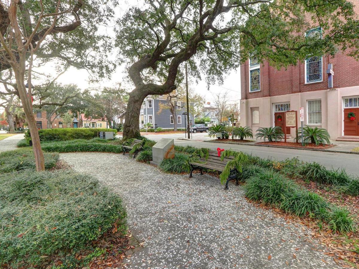 Broughton Deco Carriage Apartment Savannah Exterior photo